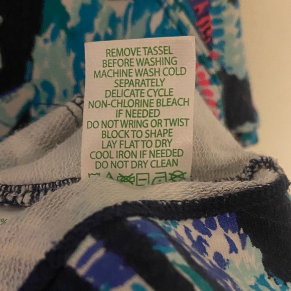 Lilly Pulitzer Alpaca My Bags 1/2 zip - Picture 5 of 7